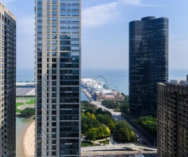 3b/3b SkyLoft with Navy Pier View Gym & Pool by ENVITAE