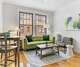 Artistic Flair 1 Bedroom Apartment In Lakeview