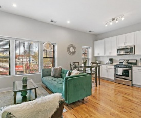 Charming 2BR Apt Nearby Transit, Shops & Logan Sq