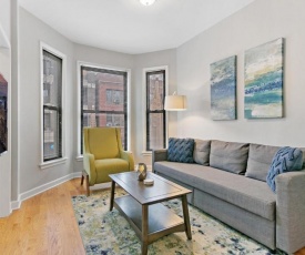 Feel the Vibe 2BR Designer Apt in Festive Boystown