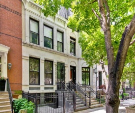 Historic luxury Townhouse in Downtown Chicago