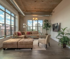 Luxurious and spacious 3br/2ba in Downtown Chicago with optional parking