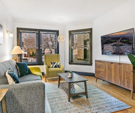 Welcoming and Trendy 1BR Apt in Vibrant North Center