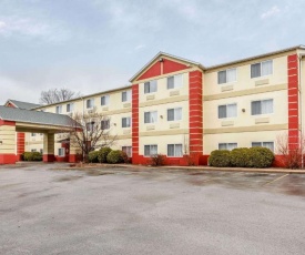 Comfort Inn & Suites East Moline near I-80