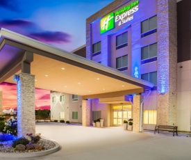 Holiday Inn Express & Suites Litchfield, an IHG Hotel