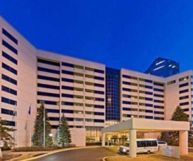 Hilton Suites Chicago/Oakbrook Terrace