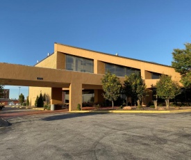 The Atrium Hotel on Third