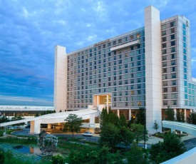 Renaissance Schaumburg Convention Center Hotel