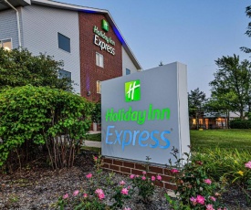 Holiday Inn Express Chicago Northwest-Vernon Hills, an IHG Hotel