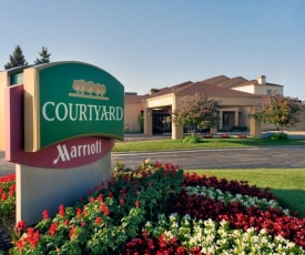 Courtyard by Marriott Chicago Waukegan / Gurnee