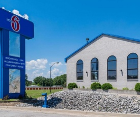 Motel 6-Richmond, IN