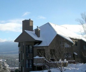 C1 Top Rated Ski-In Ski-Out Townhome Great views, fireplaces, fast wifi, AC! Short walk to slopes