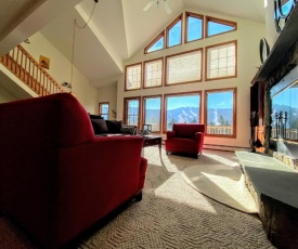 H5 Luxurious StoneHill Townhome with magnificent ski slopes view, hot tub!