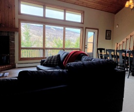 W1 Cozy and comfortable Bretton Woods condo with ski slope views, fireplace!