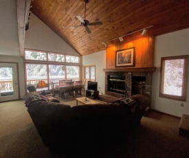 W2 Mount Washington Place Townhome for winter seasonal 1 minute to ski slopes, reliable WiFi