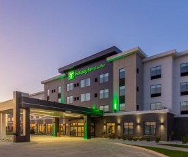 Holiday Inn & Suites Cedar Falls-Waterloo Event Ctr, an IHG Hotel