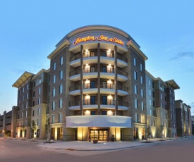 Hampton Inn & Suites Des Moines Downtown