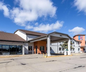 Motel 6-Waterloo, IA