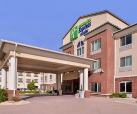 Holiday Inn Express & Suites Emporia Northwest, an IHG Hotel