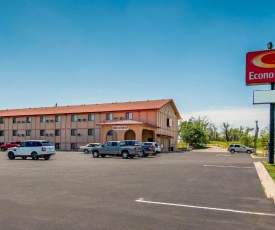 Econo Lodge Junction City I-70 - Near Fort Riley