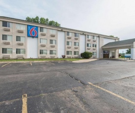 Motel 6-Lawrence, KS