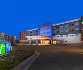 Holiday Inn Express & Suites - Lenexa - Overland Park Area, an IHG Hotel