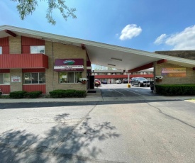 Plank Road Inn & Suites - Lyons