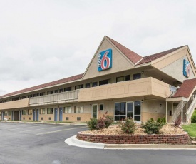 Motel 6-Overland Park, KS