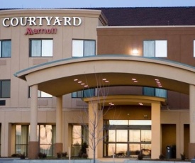 Courtyard Salina