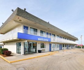 Motel 6-Topeka, KS - Northwest