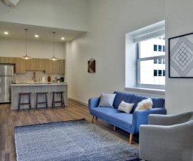 Relaxing Flat in Heart of Wichita!