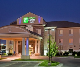 Holiday Inn Express Hotel & Suites Wichita Airport, an IHG Hotel