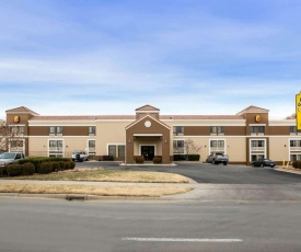 Super 8 by Wyndham Wichita East