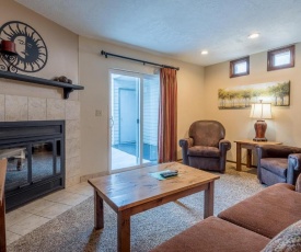 New Listing ! Habitat Condo, Walk to town, Community Hot Tub