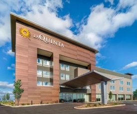 La Quinta Inn & Suites by Wyndham Louisville NE - Old Henry Rd