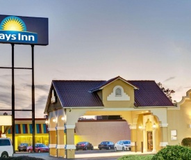 Days Inn by Wyndham Louisville Airport Fair and Expo Center