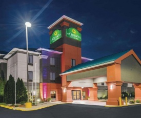 La Quinta Inn & Suites by Wyndham Louisville East