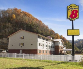 Super 8 by Wyndham Prestonsburg