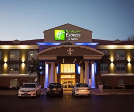 Holiday Inn Express & Suites Alexandria, an IHG Hotel