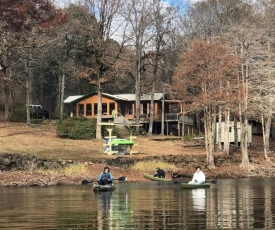 Eden Cove Toledo Bend 4 kayaks Mid-lake Sleeps 16