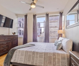 #1115-HIGHRISE CONDO CANAL ST/ FRENCH QTR SLEEPS 4