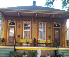 Creole Victorian for groups large and small