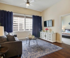 Epicenter of Nola! Downtown Condo & Rooftop #1104