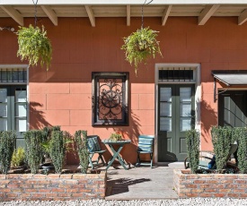 French Quarter 2BD Apt - 3 Blocks from Bourbon St.