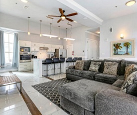 Hosteeva 5BR Penthouse with Amenities Near FQ