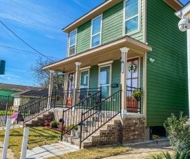 NEWLY RENOVATED 6BD Duplex 2 Complete Homes Close To French Quarter Walking Distance From Mississippi River