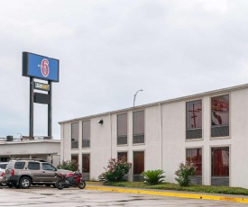 Motel 6-New Orleans, LA - Near Downtown