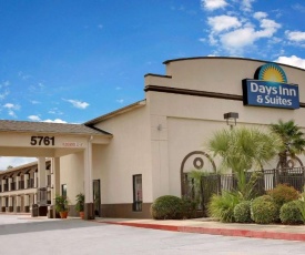 Days Inn & Suites by Wyndham Opelousas