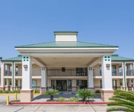 Super 8 by Wyndham Slidell