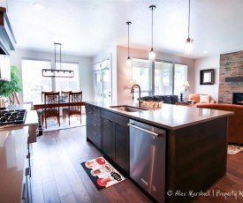 Gorgeous Getaway Home in Southeast Boise!